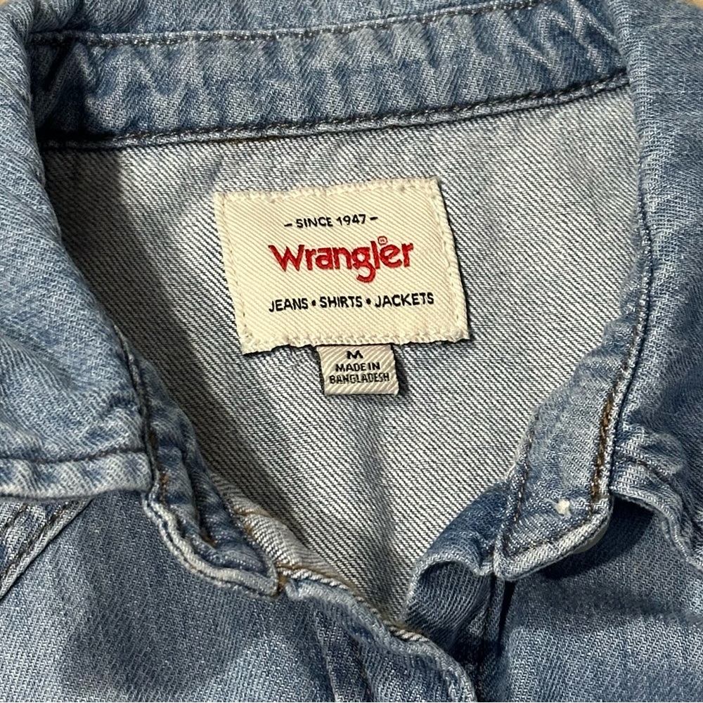 Wrangler Light Blue Denim Western Knot-Front Shirt - Picture 3 of 5